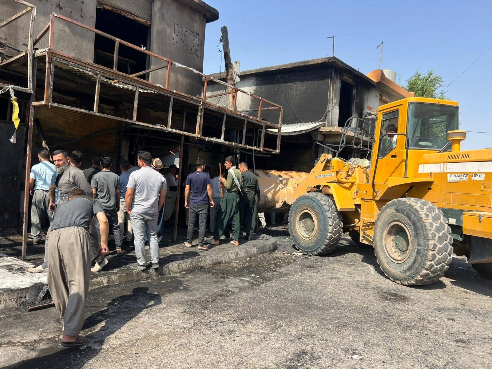 چەند دووکانێک لە بازاڕی ڕزگاری سوتا